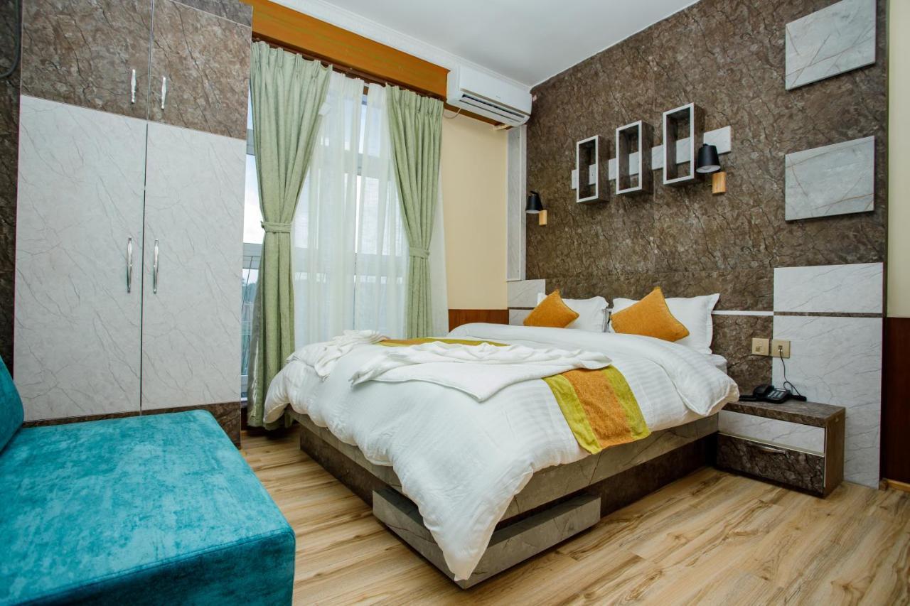 Gauri Shankar Hotel ナガルコット エクステリア 写真